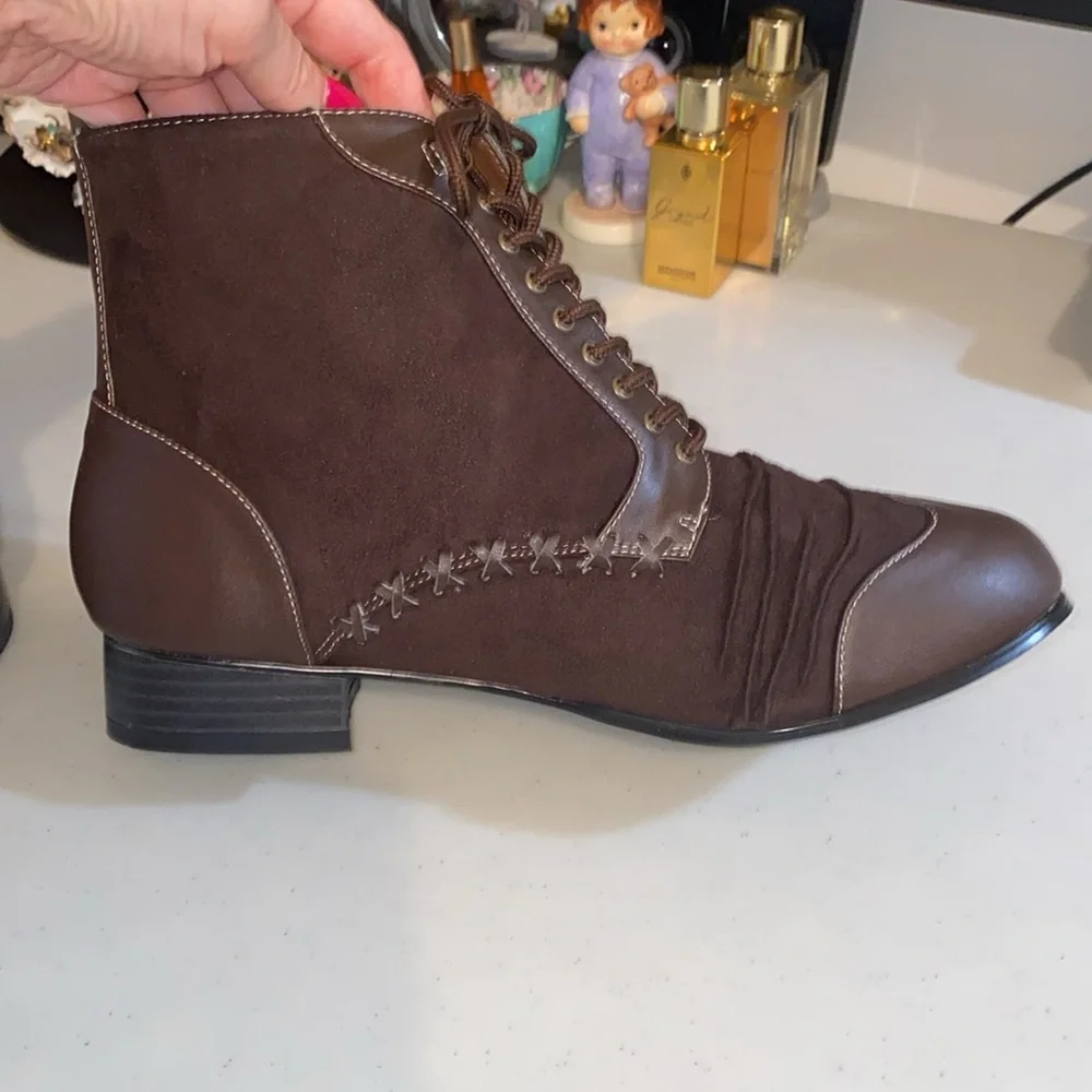 Unique Mad hatter style Stage boots, size 10-10.5